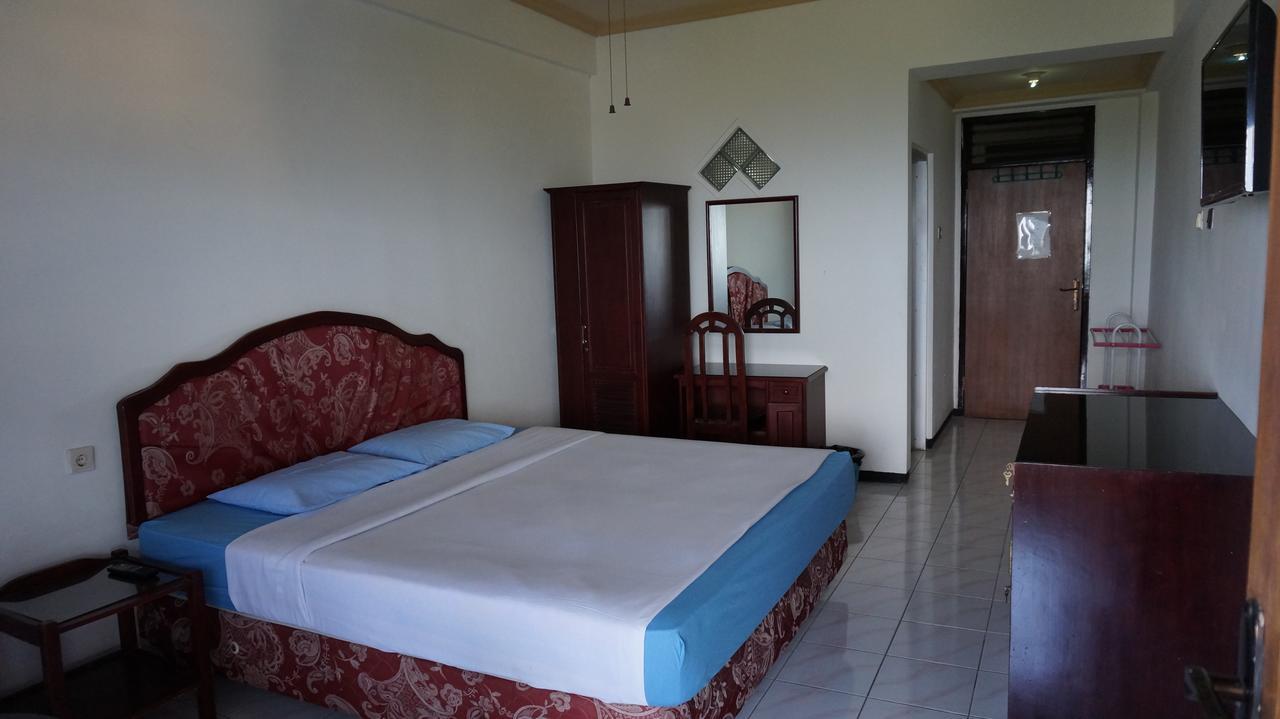 Hotel Surya Indah Batu Malang Экстерьер фото
