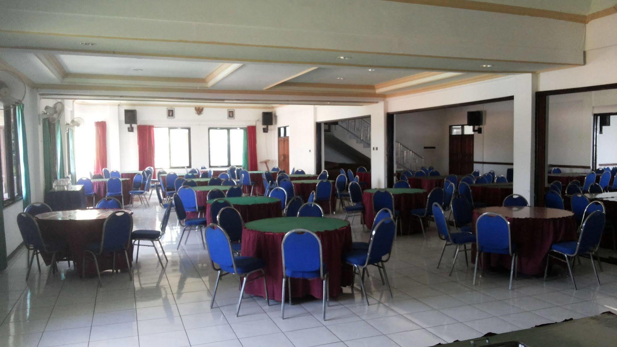 Hotel Surya Indah Batu Malang Экстерьер фото