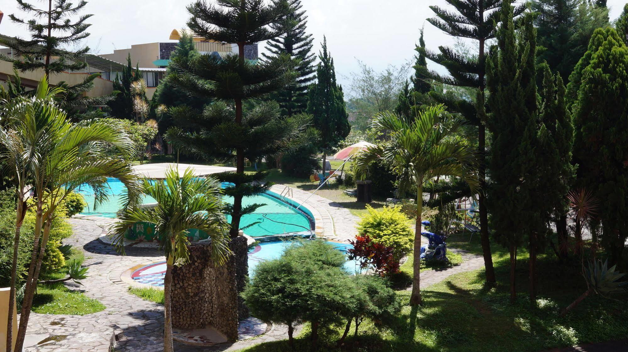Hotel Surya Indah Batu Malang Экстерьер фото